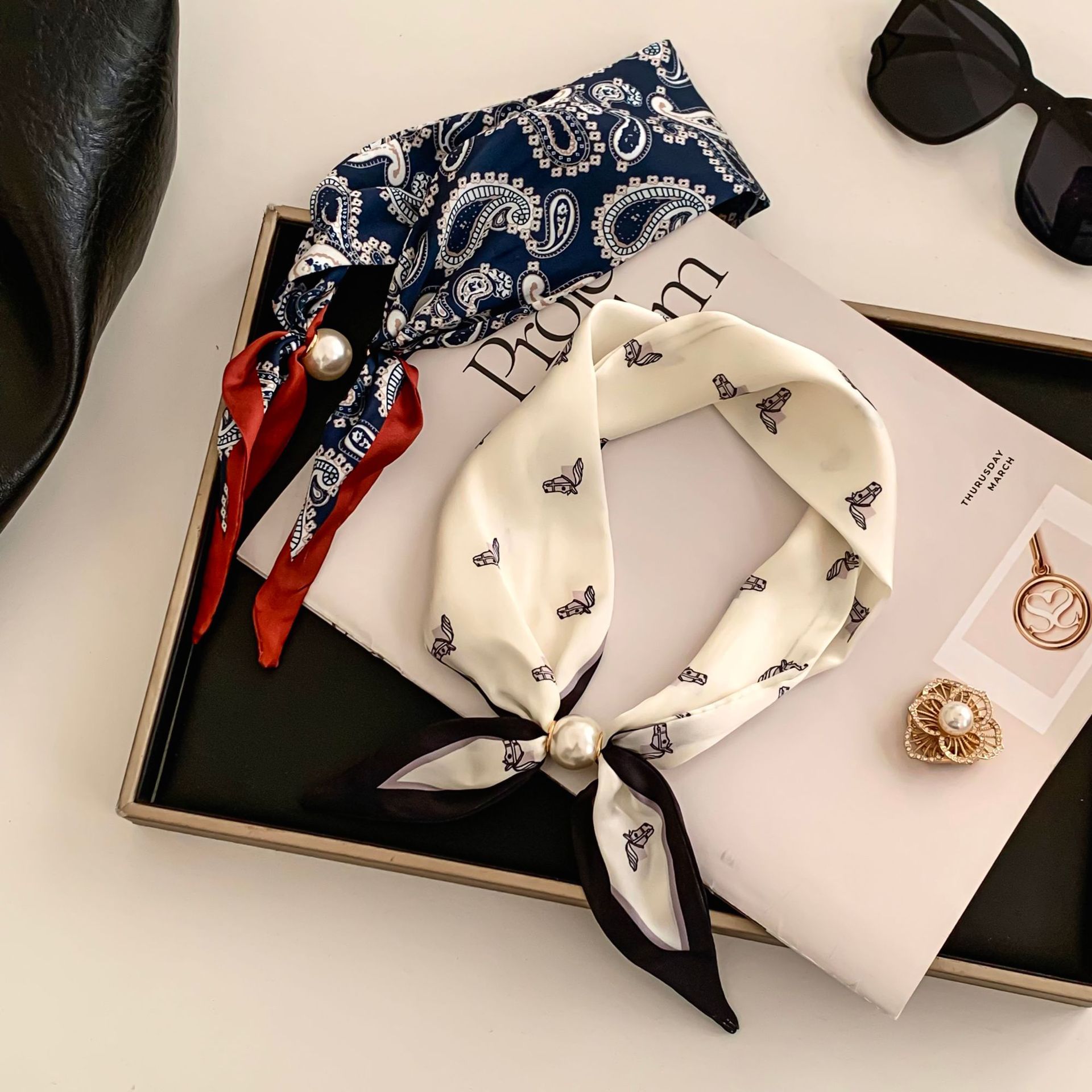 Cashew Flower Silk Scarf Effor – Pearl Trim Chain Bewertung und Preis